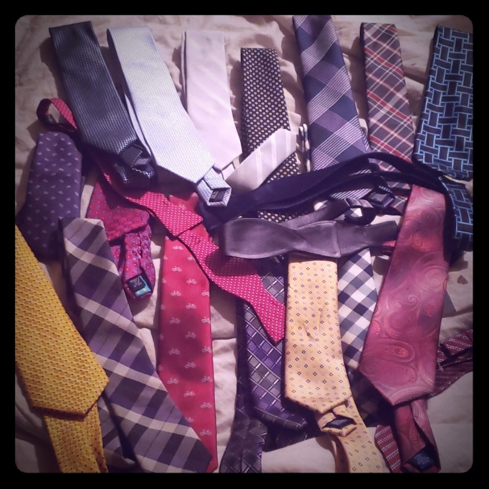 Group set of ties